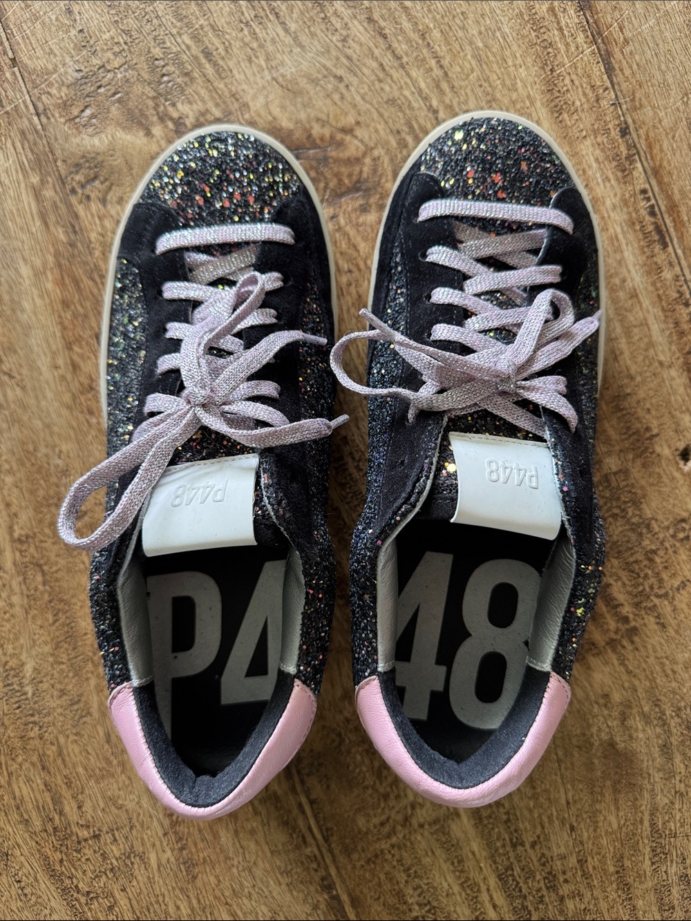 EUC Women's P448 Low Top Glitter Sneakers Size 38 - Picture 2 of 8